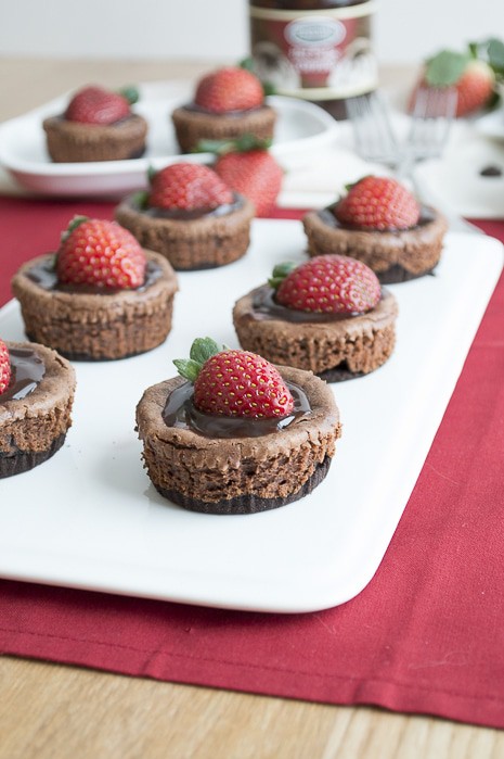 Mini Chocolate Strawberry Cheesecakes