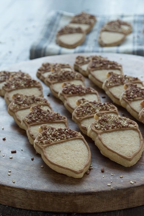 Maple flavored sugar cookies - these acorn cookies are so adorable!