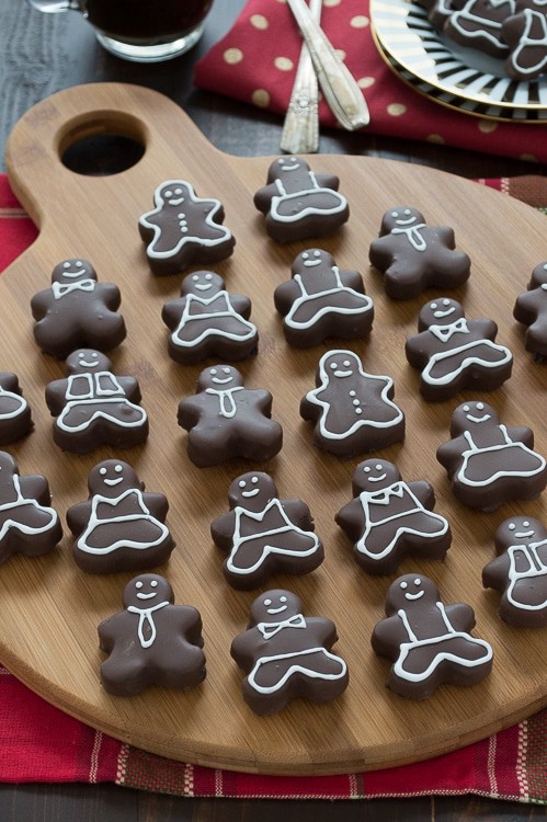 Oreo balls that look like gingerbread men!! I love that you can decorate them however you want! Perfect for Christmas!