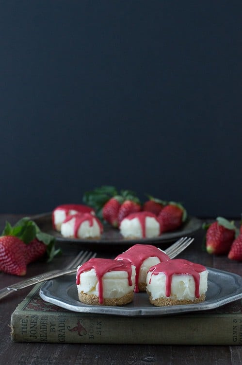 No Bake White Chocolate Strawberry Cheesecakes - the perfect cheesecake for Valentine’s Day! 