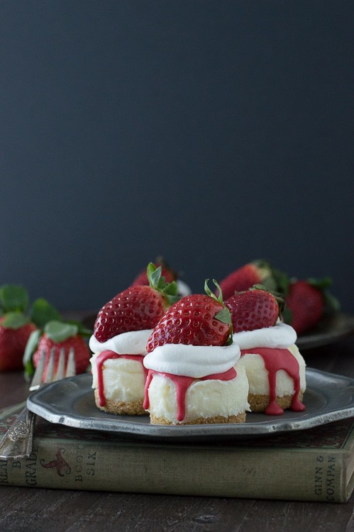 No Bake White Chocolate Strawberry Cheesecakes - the perfect cheesecake for Valentine’s Day!