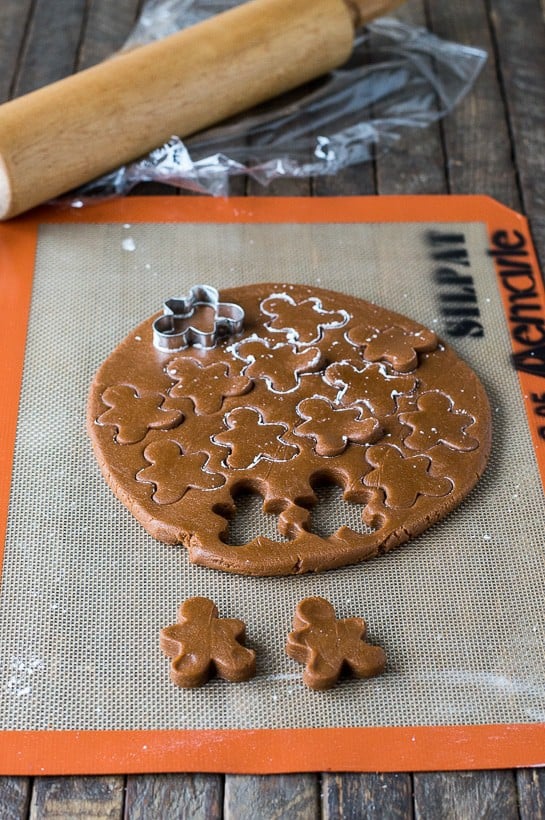 Homemade Gingerbread Men Slice N’ Bake Cookies with step by step instructions! Add this christmas cookie to your holiday baking! 