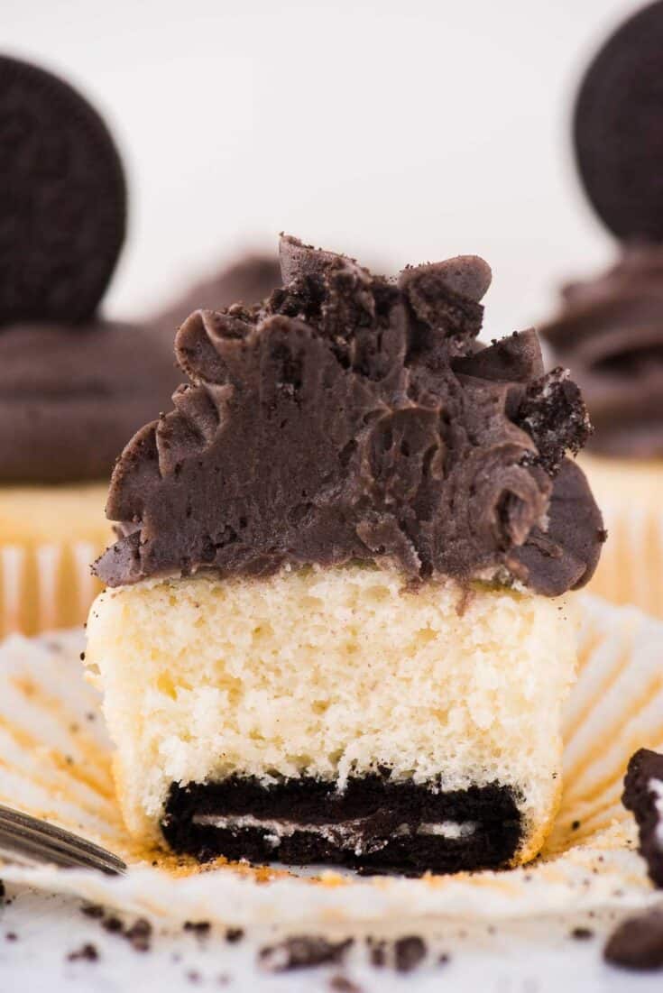 Featured image of post How to Make Oreo Cupcake Recipe Using Cake Mix