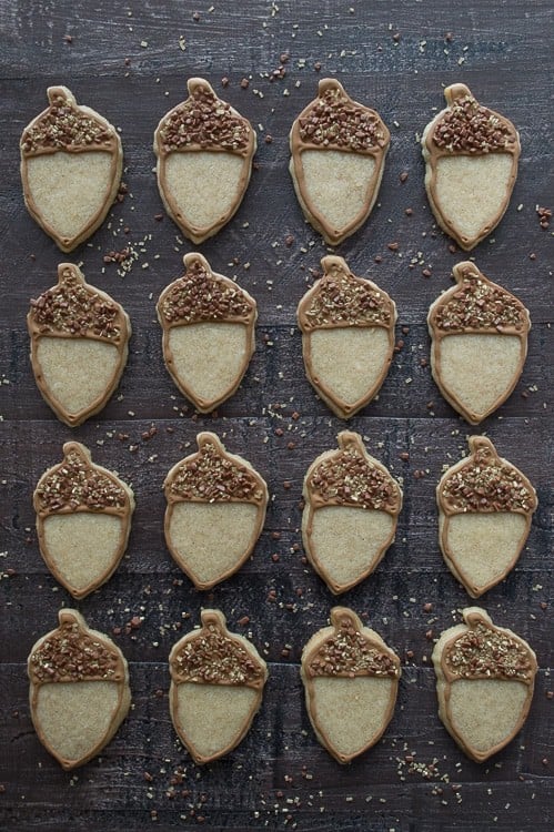 Maple flavored sugar cookies - these acorn cookies are so adorable!