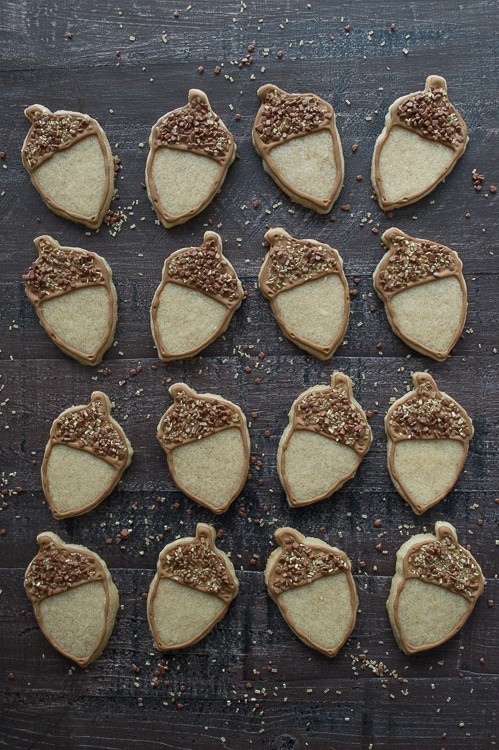 Maple flavored sugar cookies - these acorn cookies are so adorable!