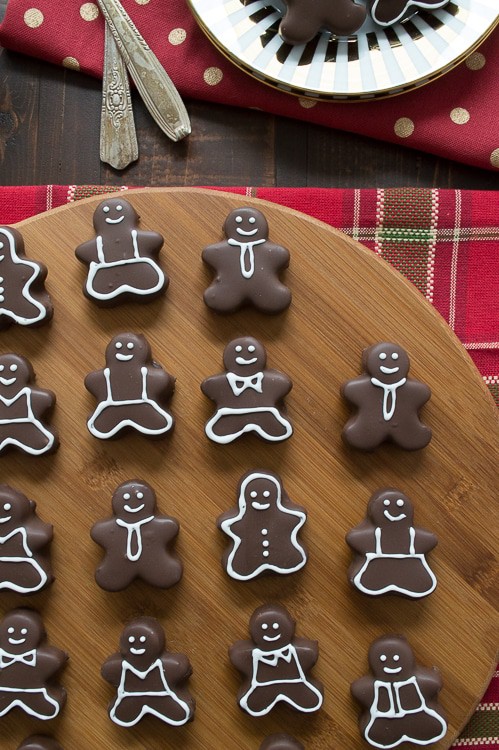 Oreo balls that look like gingerbread men!! I love that you can decorate them however you want! Perfect for Christmas!