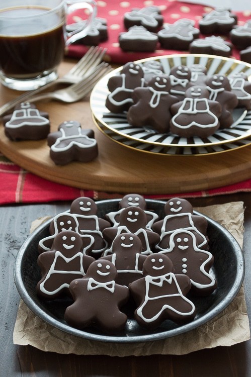 Oreo balls that look like gingerbread men!! I love that you can decorate them however you want! Perfect for Christmas!