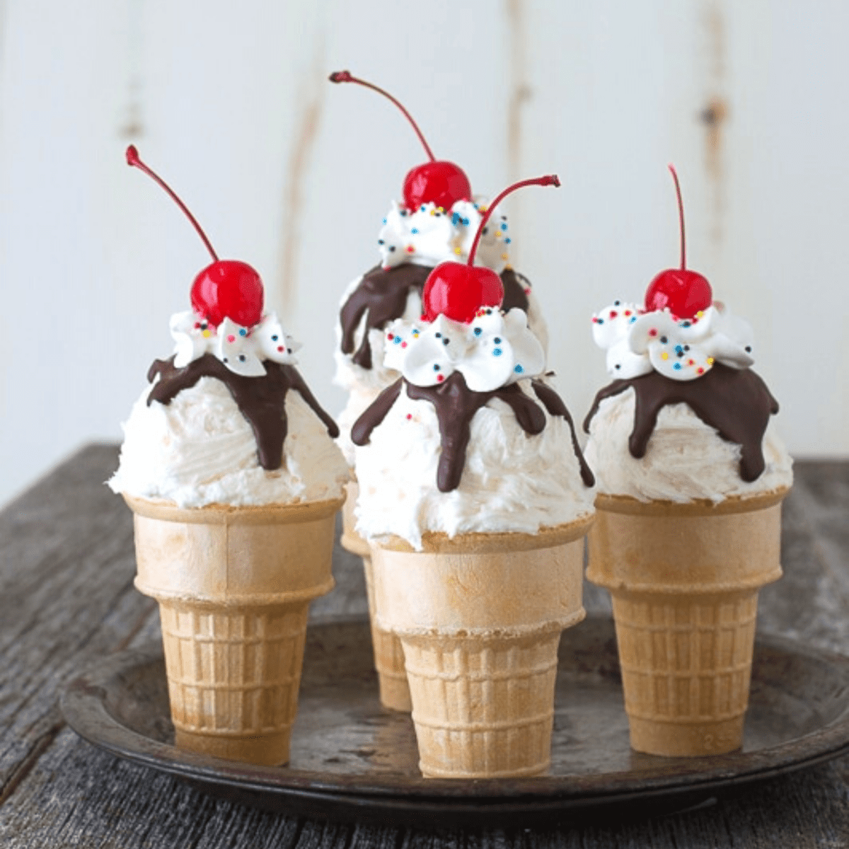 Ice Cream Scoop Cupcakes 