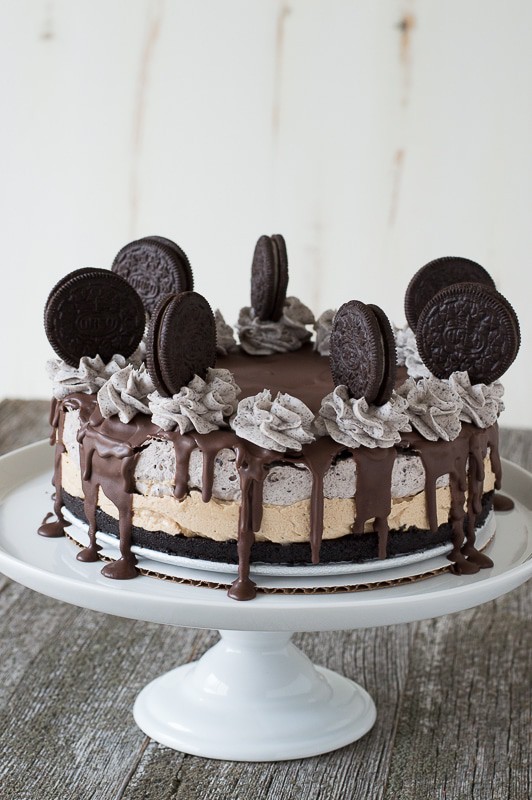 Frozen Oreo Peanut Butter Cake - a delicious frozen cake with a peanut butter layer and an oreo layer. Complete with oreo buttercream and oreos!