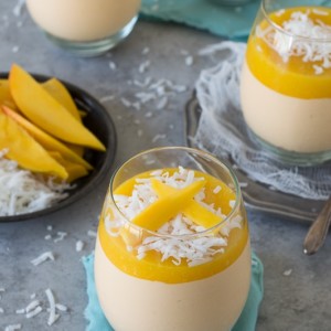 Mango Coconut Cheesecake Jars - no bake mango coconut cheesecake with a layer of fresh mango puree!