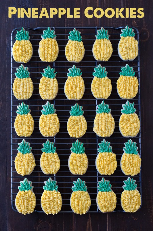 Pineapple Sugar Cookies with pineapple extract in the batter - they look just like pineapples! 