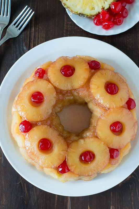 Pineapple Upside Down Monkey Bread - the classic flavors from pineapple upside down cake turned into monkey bread! 