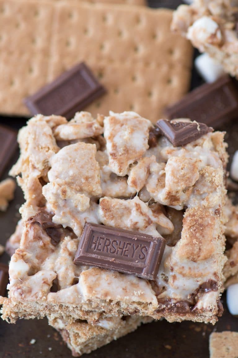 S'mores Bars {no bake s'mores dessert}