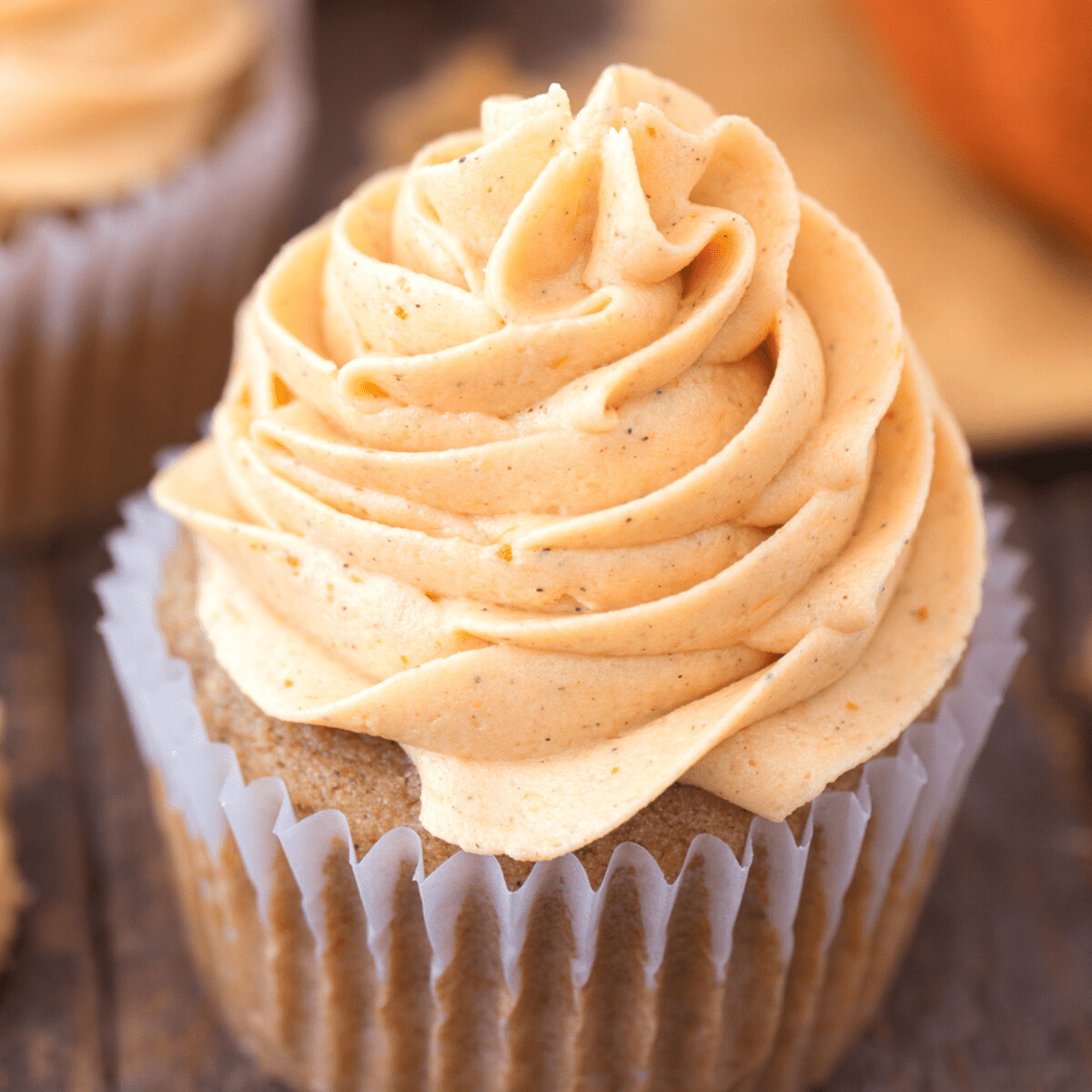 Pumpkin Frosting 4 ingredients, best pumpkin spice frosting!