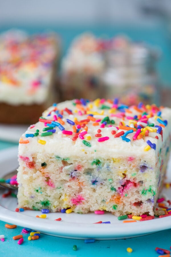 Funfetti Cake (made in 9x13 inch pan - fluffy and moist!)