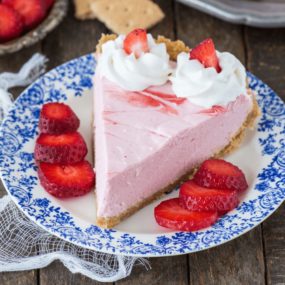 Strawberry Mousse Pie - no bake strawberry pie!