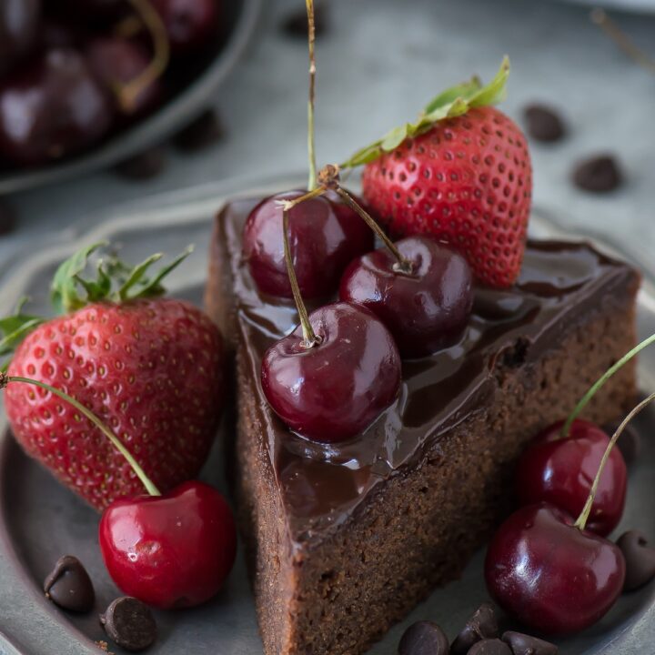 Classic chocolate mud cake recipe with chocolate ganache. Top with fresh berries during the summer.