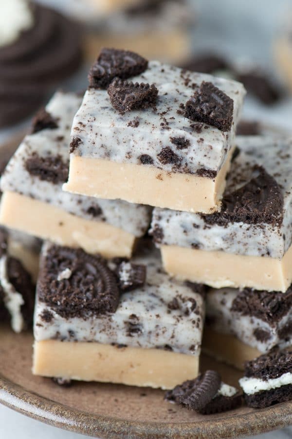 Two layer peanut butter oreo fudge recipe that is only 4 ingredients! This is easiest and BEST fudge recipe! 