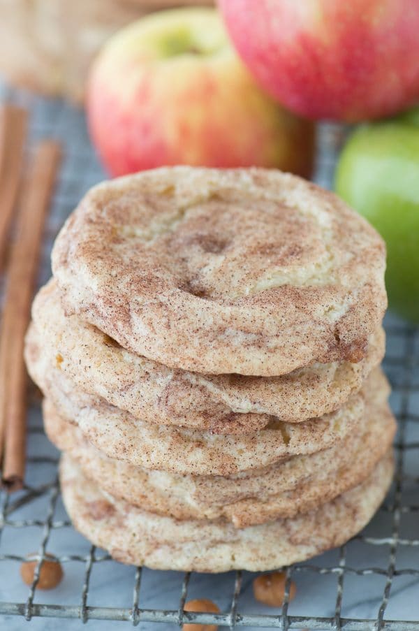 Caramel apple snickerdoodles - a fall twist on snickerdoodle cookies! These actually taste like caramel apple and remind me of those green caramel apple suckers!