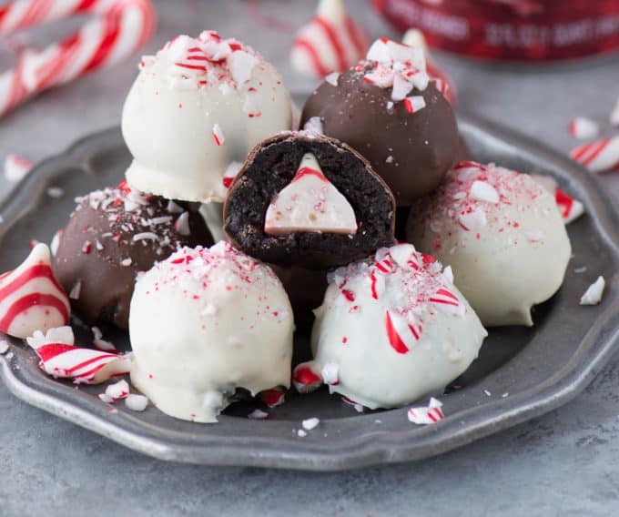 Peppermint Oreo Balls - Christmas oreo balls people LOVE!