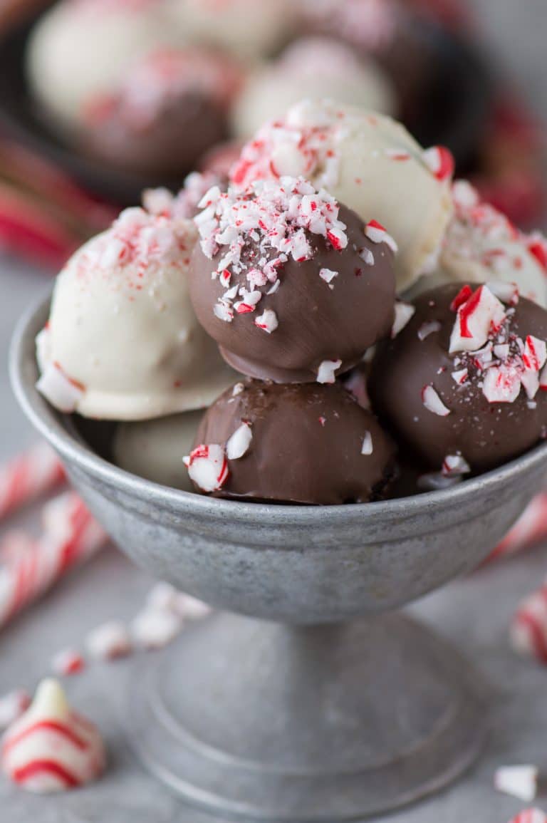 Peppermint Oreo Balls Christmas oreo balls people LOVE!