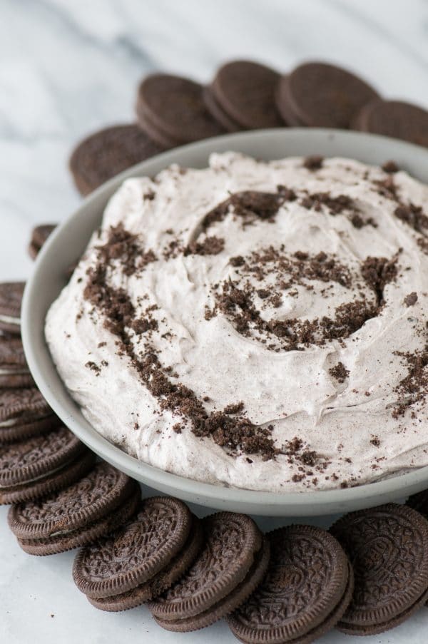 Oreo Dip - 4 ingredient oreo fluff!