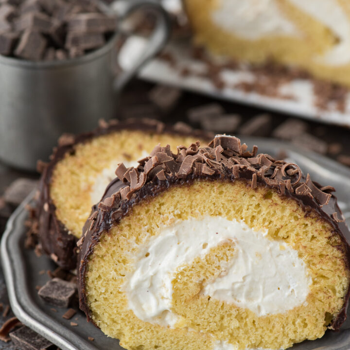 The flavor of this eggnog cake roll reminds me of Christmas! It’s a vanilla sponge cake with eggnog cream cheese filling.