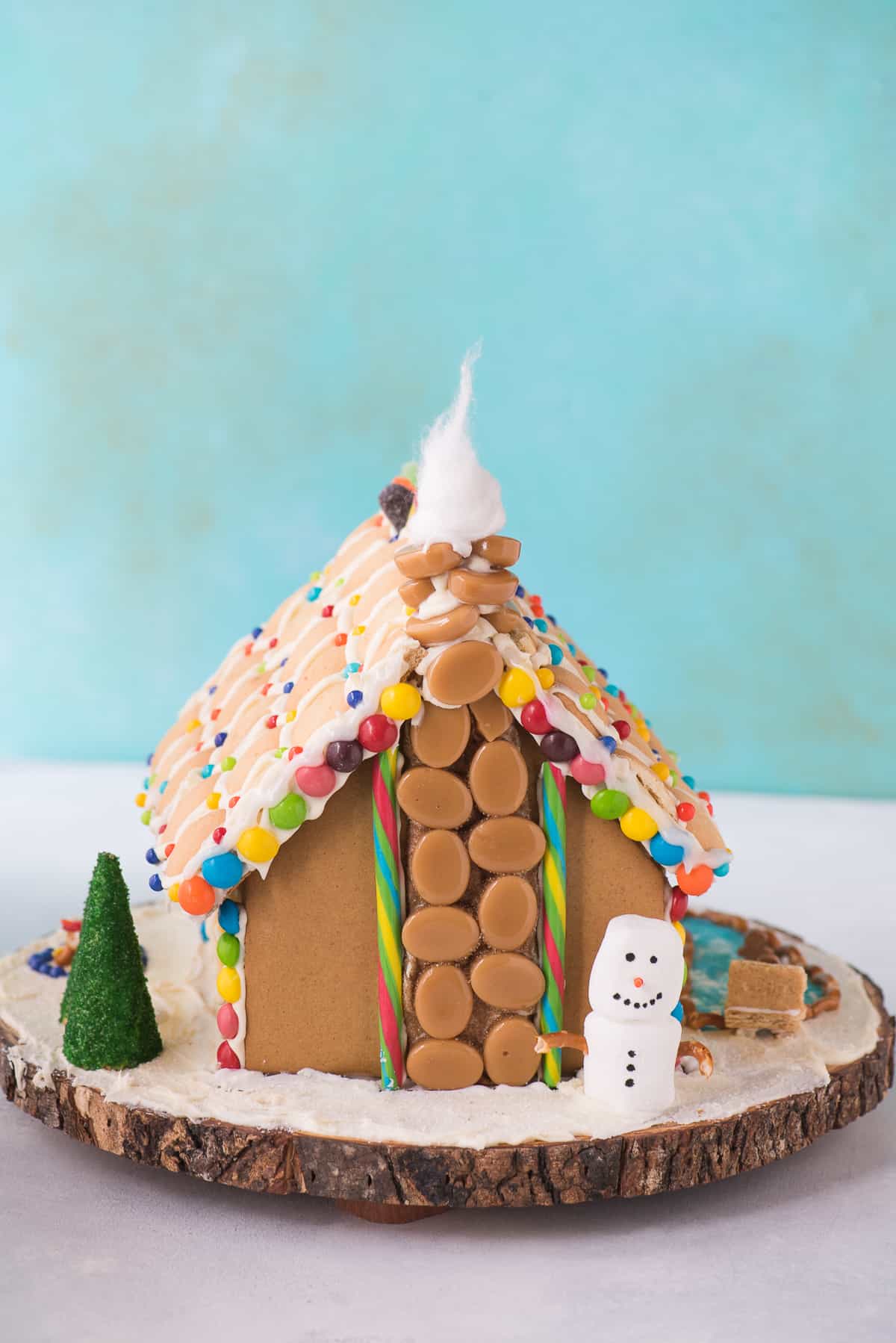 Get some inspiration for your holiday gingerbread house decorating with our gingerbread house tutorial and VIDEO! 