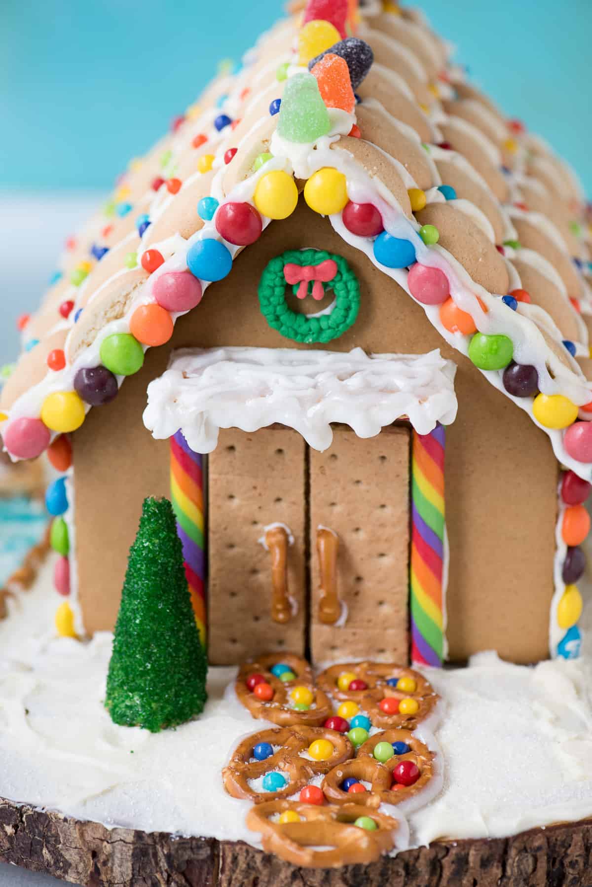 Get some inspiration for your holiday gingerbread house decorating with our gingerbread house tutorial and VIDEO! 