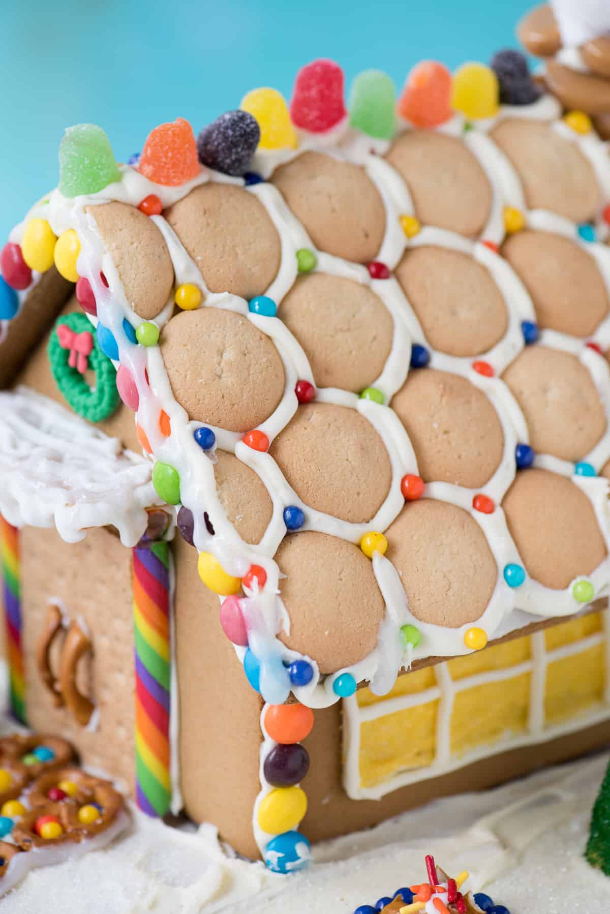 Get some inspiration for your holiday gingerbread house decorating with our gingerbread house tutorial and VIDEO! 