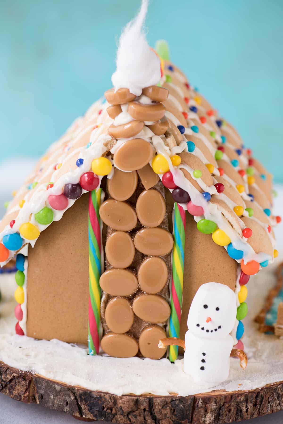 Get some inspiration for your holiday gingerbread house decorating with our gingerbread house tutorial and VIDEO! 