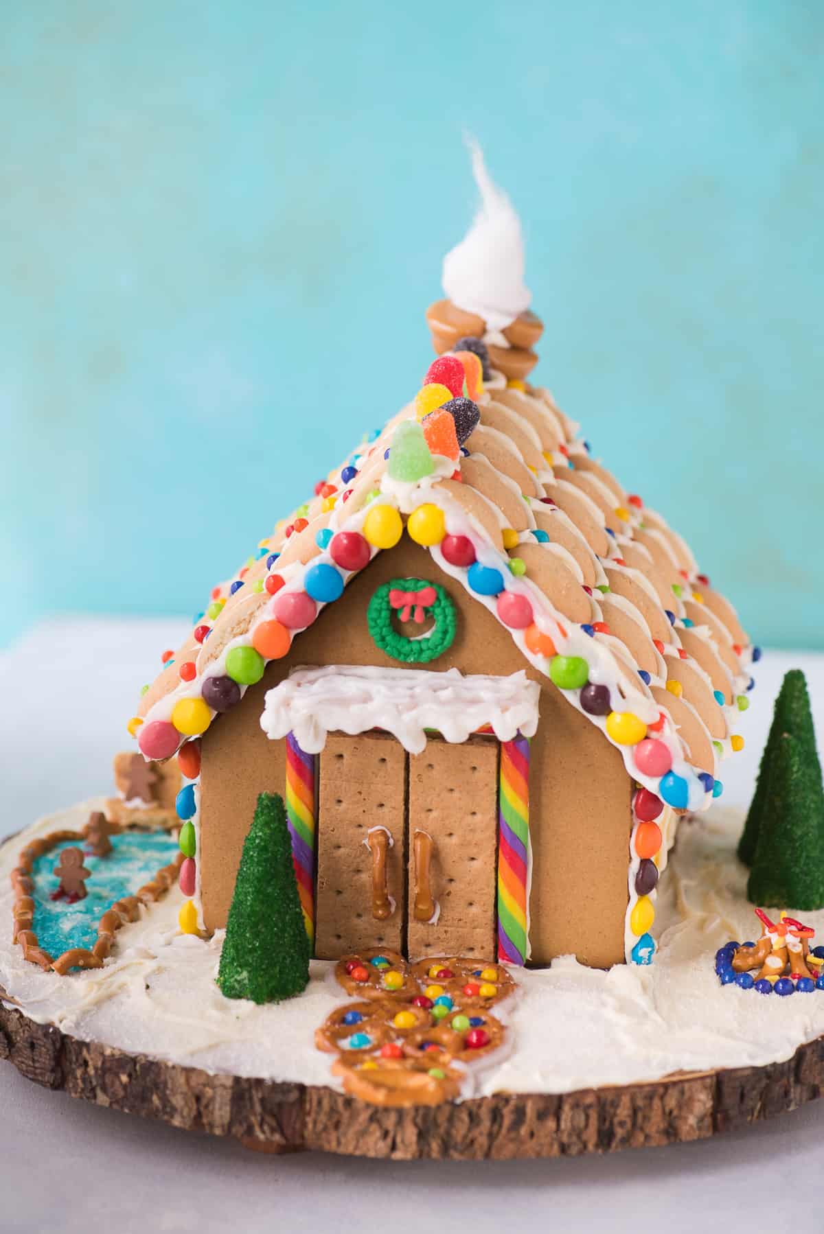 Get some inspiration for your holiday gingerbread house decorating with our gingerbread house tutorial and VIDEO! 