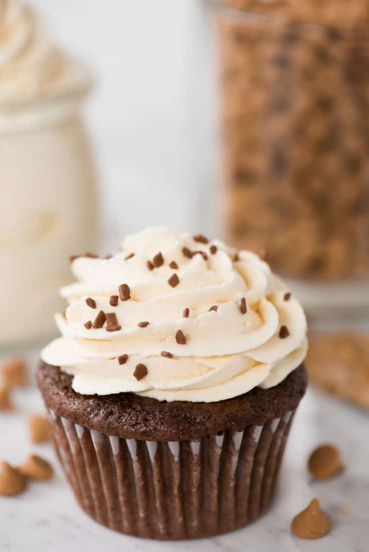 Peanut Butter Whipped Cream - 3 ingredient peanut butter frosting!