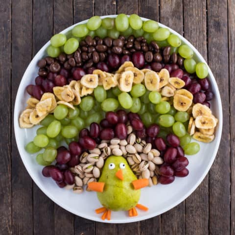 Turkey Fruit Platter - healthy, kid friendly Thanksgiving snack!