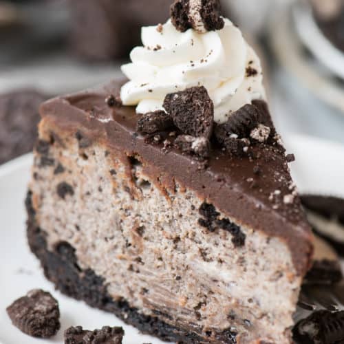 Oreo Cheesecake (easy to make with 6 ingredients total!)