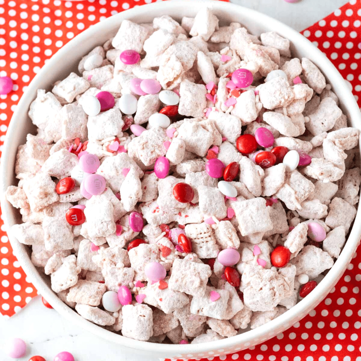 Me and My Pink Mixer: Muddy Buddies {Puppy Chow} Cupcakes