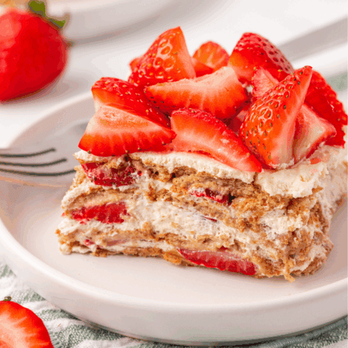 Strawberry-Icebox-Cake-Square-